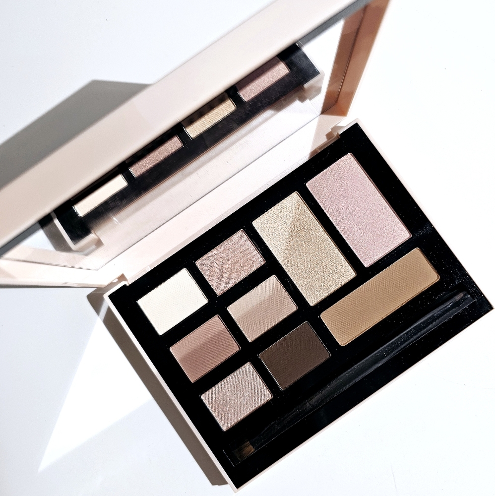 Bobbi Brown The Essential Deluxe Eye Shadow & Face Palette